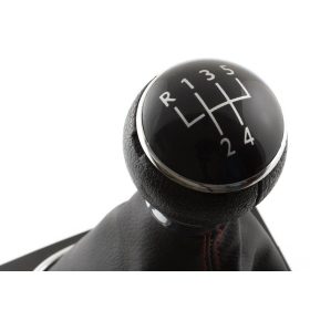   VW Golf V 03-08 sebességváltó gomb + FEKETE váltószoknya PIROS varrással és KRÓMOS 5 SEBESSÉGES előlappal